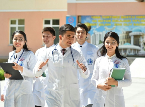 В Узбекистане у студентов-медиков экзамены будут принимать роботы-симуляторы