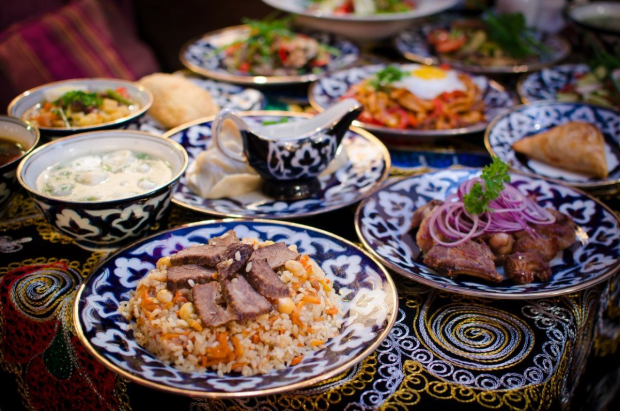 Турист из России оценил узбекскую кухню и её стоимость