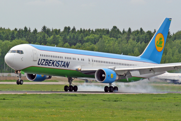 На борту самолета Uzbekistan Airways скончался пассажир