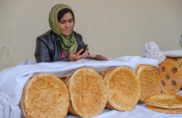 Узбекистанцев больше всего беспокоит рост цен на хлеб