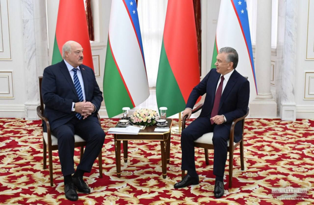 Шавкат Мирзиёев в Бишкеке провёл встречу с Александром Лукашенко