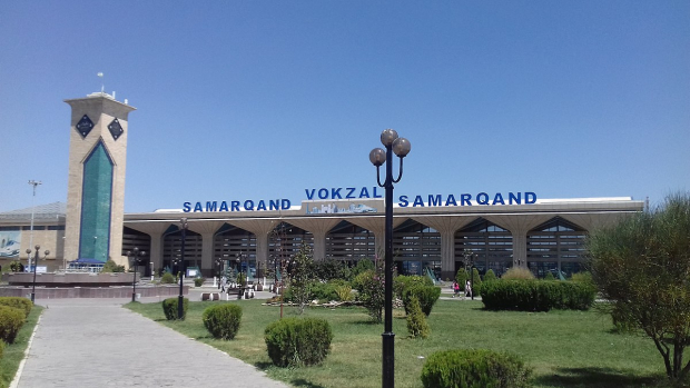В Узбекистане разрешили входить на вокзалы без документов