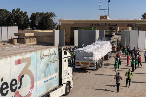 Первая колонна гуманитарной помощи прибыла в сектор Газа