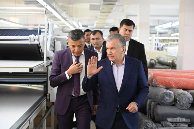 Шавкат Мирзиёев посетил в Кашкадарье швейное предприятие «Sulton Tex Group»