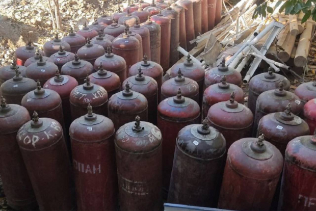 Житель Самарканда украл сотни газовых баллонов — видео