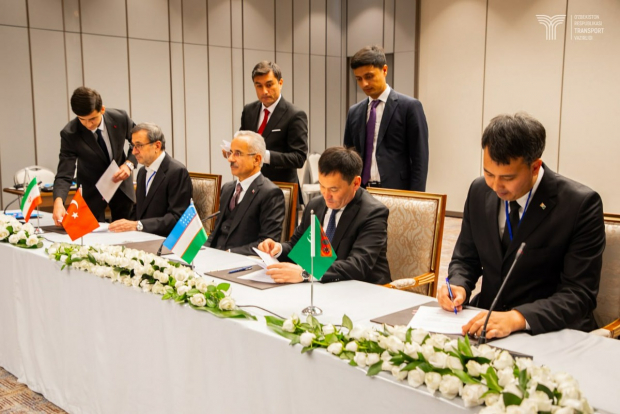Узбекистан, Туркменистан, Турция и Иран открыли новый транспортный коридор