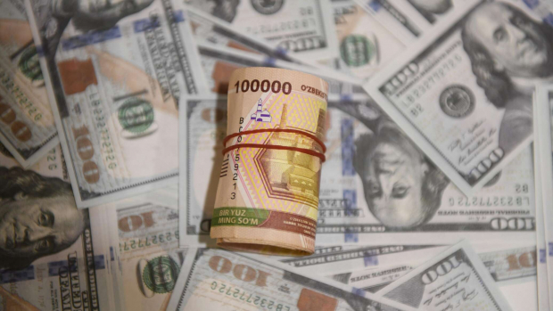 В Узбекистане подешевели все иностранные валюты, кроме доллара