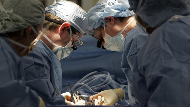 В Сурхандарье успешно провели две операции по трансплантации почек