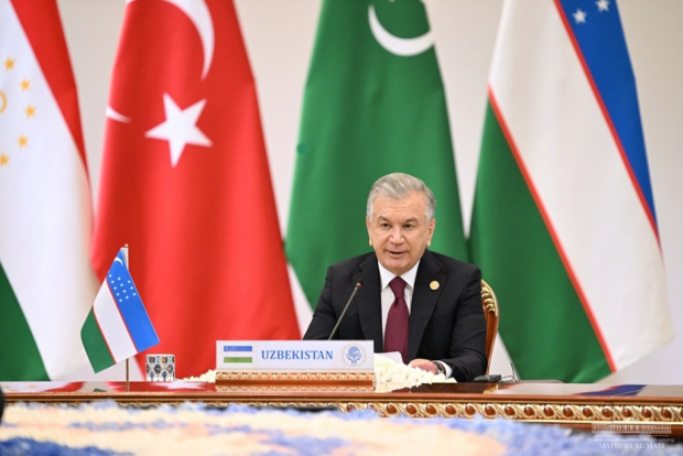 Во время саммита ОЭС Шавкат Мирзиёев предложил стимулирование взаимной торговли