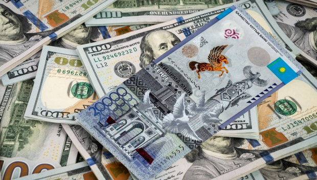 В Узбекистане упал курс всех иностранных валют, кроме тенге
