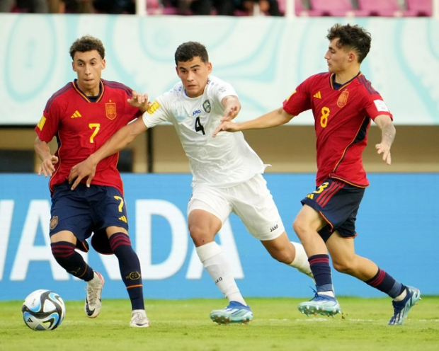Сборная Узбекистана U-17 отыграла два гола в матче против Испании — видео