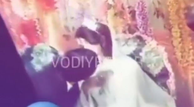 На узбекской свадьбе жених ударил невесту за отказ в поцелуе — видео