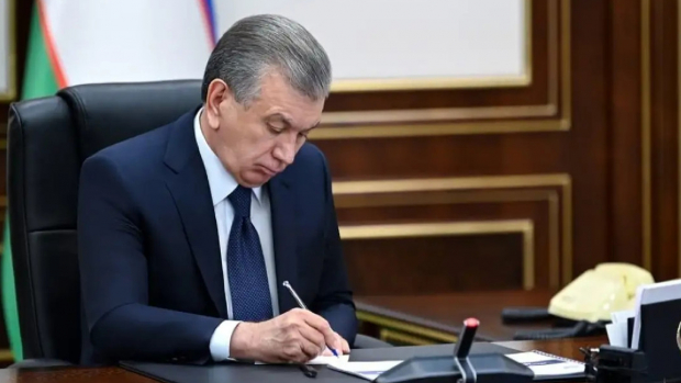 Шавкат Мирзиёев ратифицировал договор о союзничестве с Казахстаном