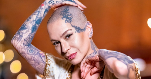«В рыло получат», — певица Наргиз о том, почему узбекистанцы не критикуют ее татуировки