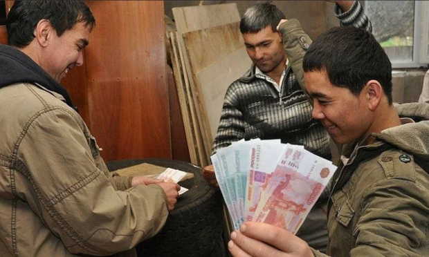 Сколько зарабатывают трудовые мигранты из Узбекистана за рубежом?