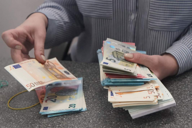 Деньги россиян начали незаконно утекать в Узбекистан