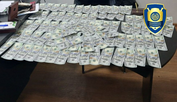 При въезде в Ташкент задержали злоумышленника, который планировал сбыть 8 900 фальшивых долларов США