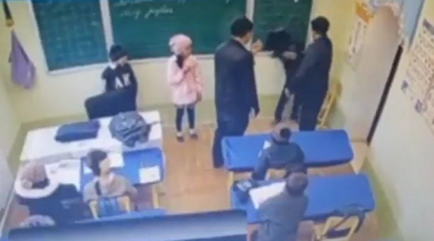 В Кашкадарье преподаватель избил ученика 3 класса — видео
