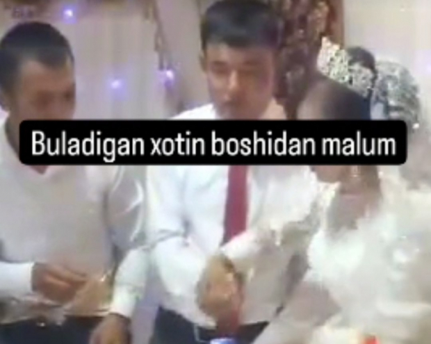 На узбекской свадьбе невеста, с ножом в руках, публично опозорила жениха — видео