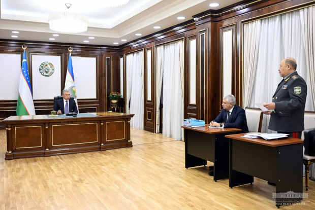 Шавкат Мирзиёев провёл совещание по вопросам оборонного строительства и развития Вооруженных Сил Республики Узбекистан