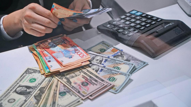 В Узбекистане обновили курс иностранных валют на 6 января