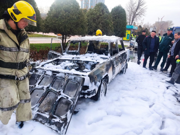 В Шайхантахурском районе сгорел автомобиль «ВАЗ-2107»