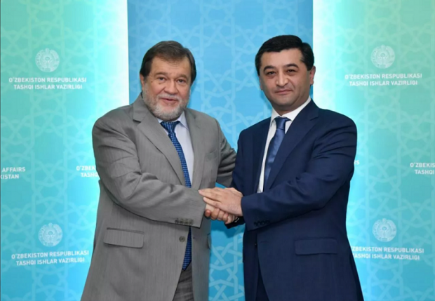 Глава МИД Узбекистана провёл встречу с послом России