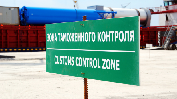Сколько грузовых таможенных деклараций оформлено в Узбекистане за 2023 год?