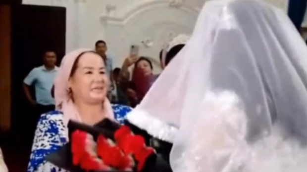 Невесту забрали домой из-за выходки свекрови на свадьбе — видео