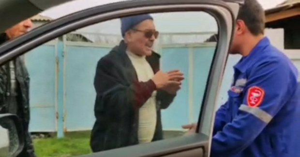В Ташкентской области мужчина пытался доехать до дома на автомобиле скорой помощи — видео