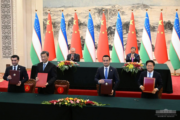 В Пекине Шавкат Мирзиёев и Си Цзиньпин подписали ряд соглашений