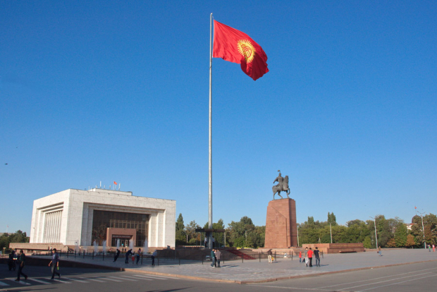 Узбекистан отправит гуманитарную помощь Бишкеку, лишившемуся отопления