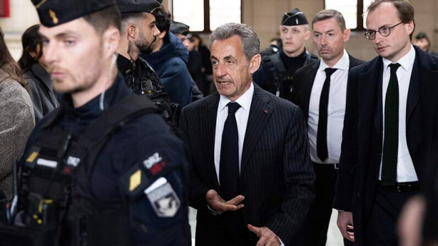 Суд приговорил Николя Саркози к тюремному заключению
