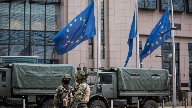 Европа задумалась о создании своего военного союза без США