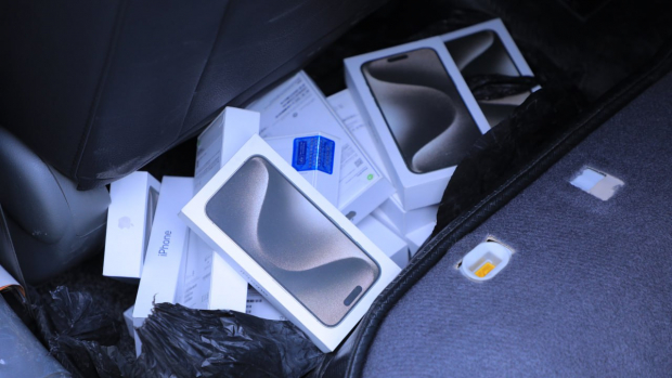 В Фергане пресечена перевозка контрабандных мобильных телефонов «iPhone 15»