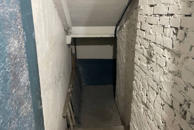 Мужчина, разыскиваемый в Ташкенте за неуплату алиментов, был найден в подвале дома
