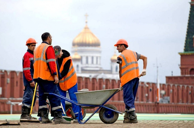 В России планируют взимать сбор с иностранцев