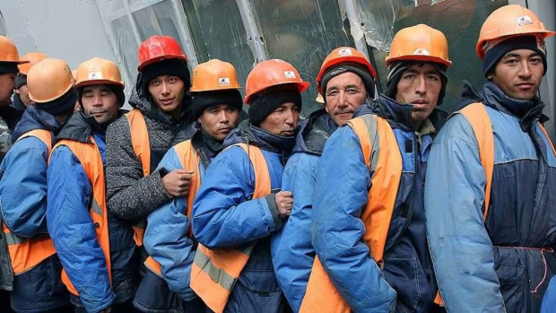 Россия ужесточает правила для трудовых мигрантов