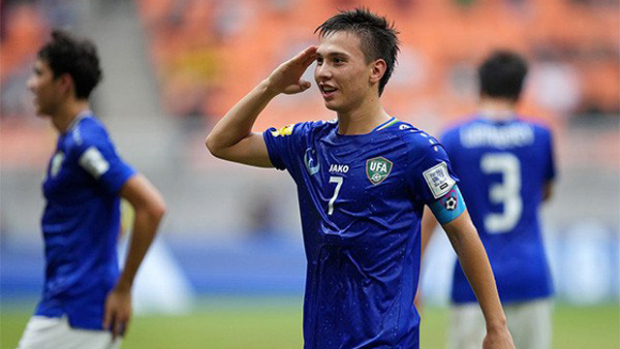 Испанская команда планирует подписать молодого узбекского футболиста