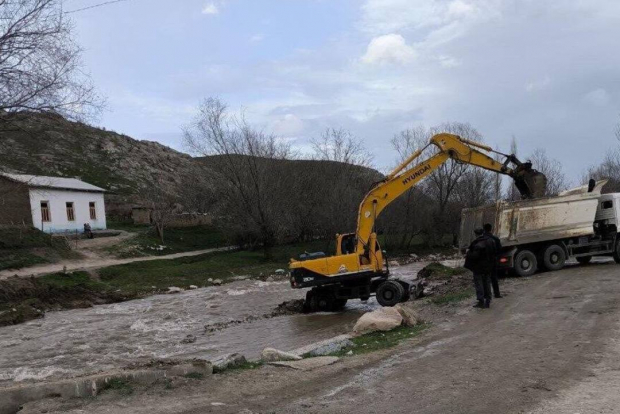В Самаркандской области за один день восстановили мост, размытый паводком