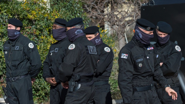 Во Франции за день арестовали 867 человек по делу о наркоторговле
