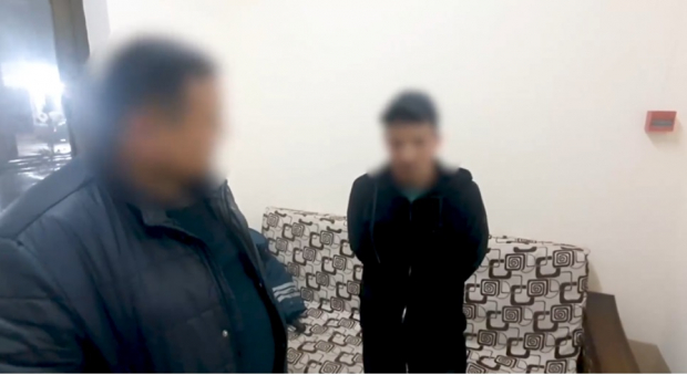 В Джизаке задержали жителя Коканда, который перевозил наркотики для продажи - видео