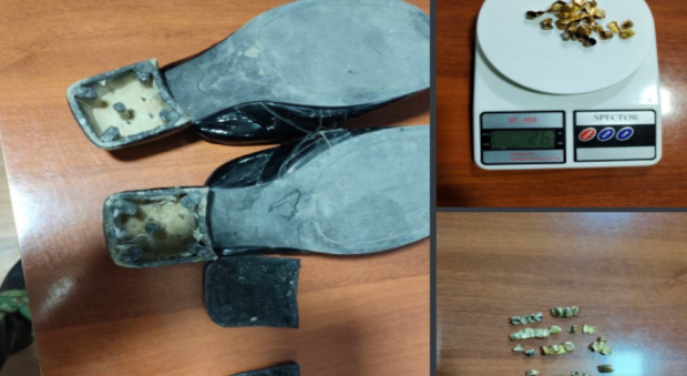 В Ферганской области гражданка спрятала золотые зубы в обувь при пересечении границы