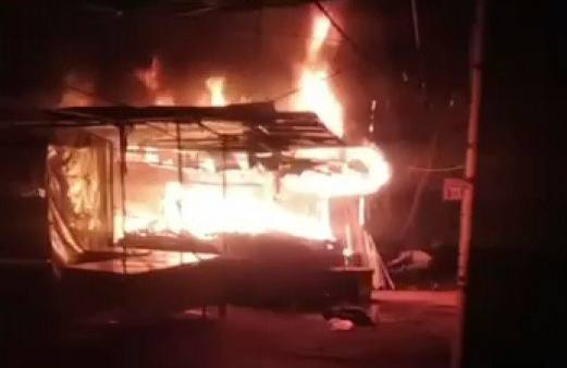 На Янгиабадском рынке Ташкента произошёл пожар — видео