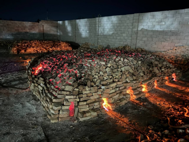 В Фергане мужчина устроил на дому «филиал ада», занимаясь нелегальным производством известки