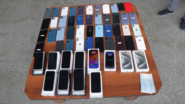 Сотрудники УГТК Ферганской области пресекли перевозку контрабандных мобильных телефонов «iPhone» и «Samsung»