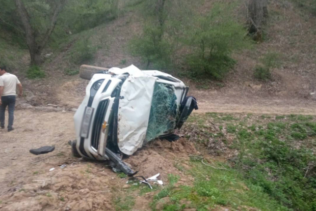 В Ташобласти автомобиль Trailblazer упал с обрыва