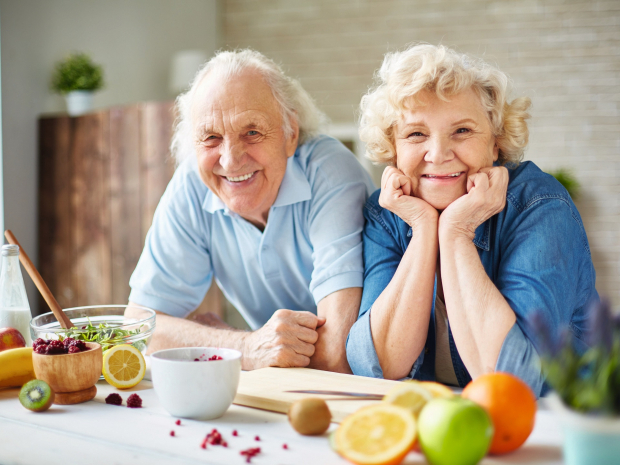 Ученые назвали главные продукты для пожилых людей