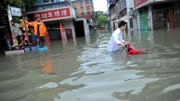На Китай обрушились проливные дожди