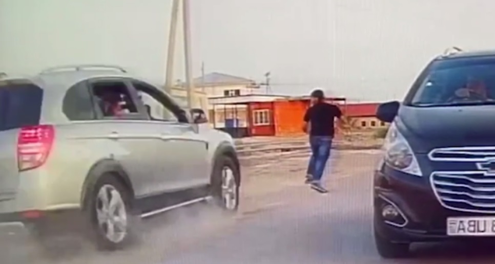 В Бухаре наказали водителя автомобиля «Captiva» за грубое нарушение ПДД - видео